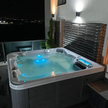 Gavas Jacuzzi & Panoramic View 클루지나포카