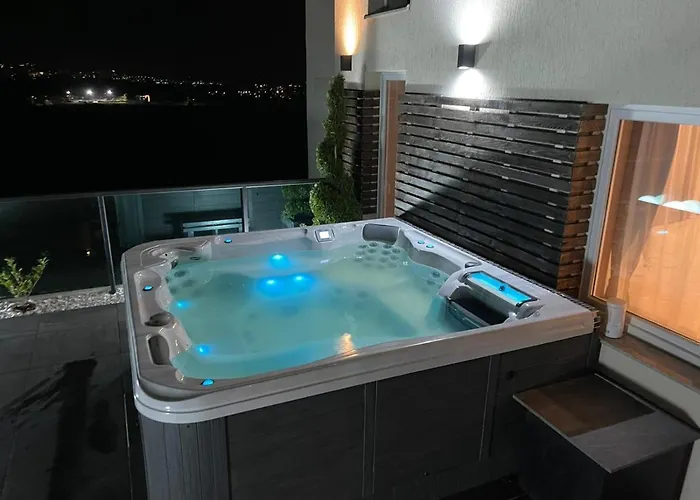 Gavas Jacuzzi & Panoramic View Kluž