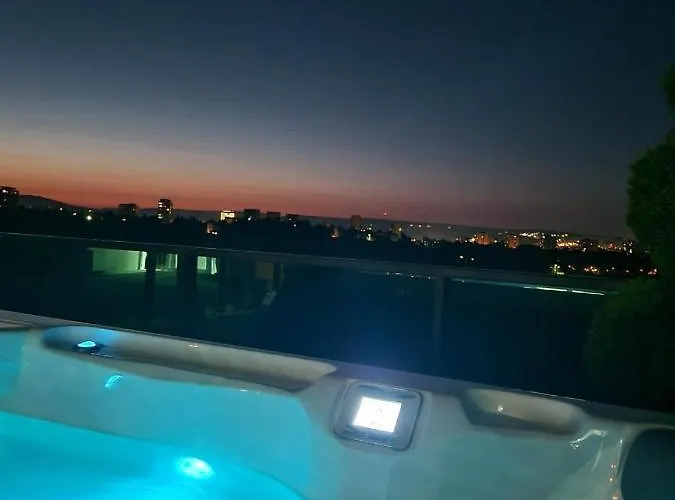 Gavas Jacuzzi & Panoramic View Apartmán